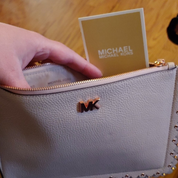 Wristlet - Picture 3 of 6